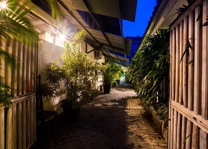 M Box Hostel Seminyak (Bali)