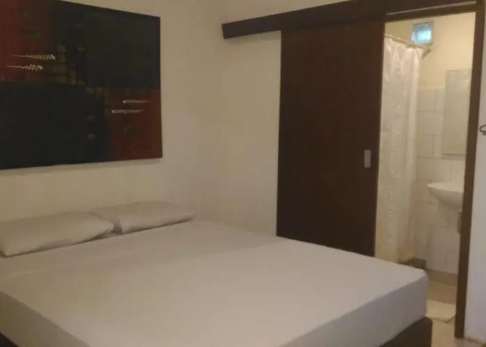 M Box Hostel Seminyak (Bali)