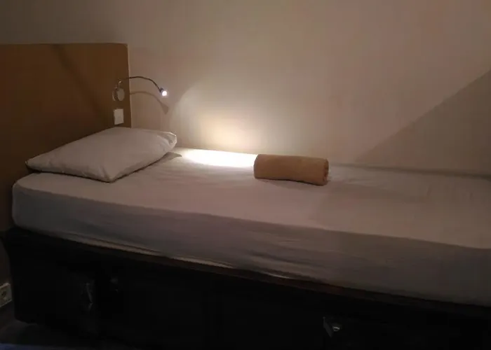 M Box Hostel Seminyak (Bali)
