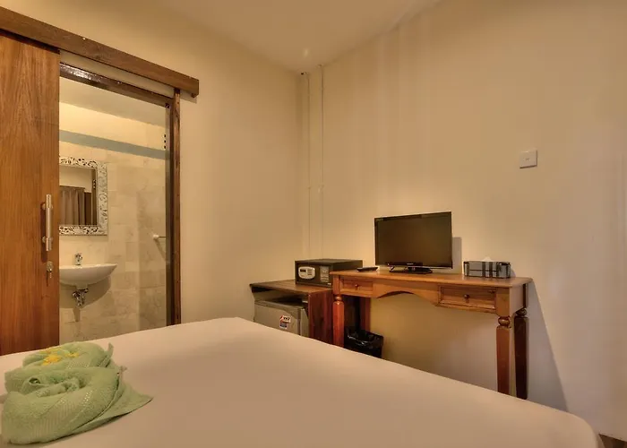 M Box Hostel Seminyak (Bali)
