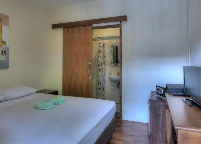 M Box Hostel