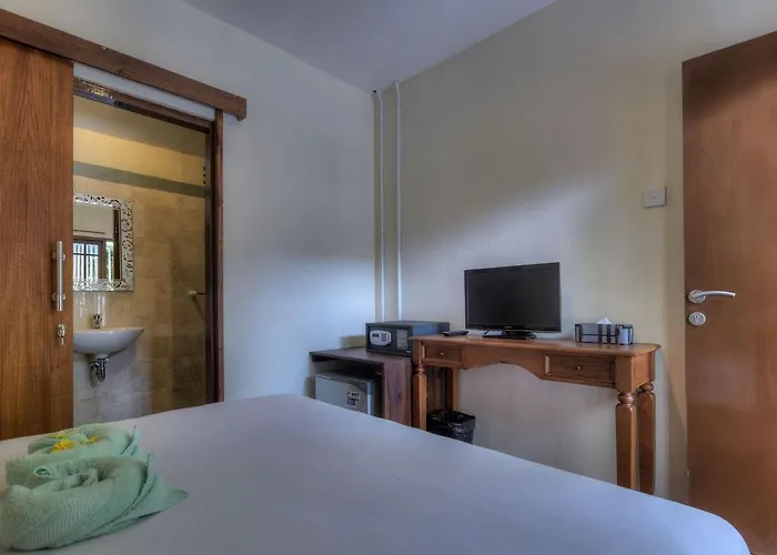 M Box Hostel