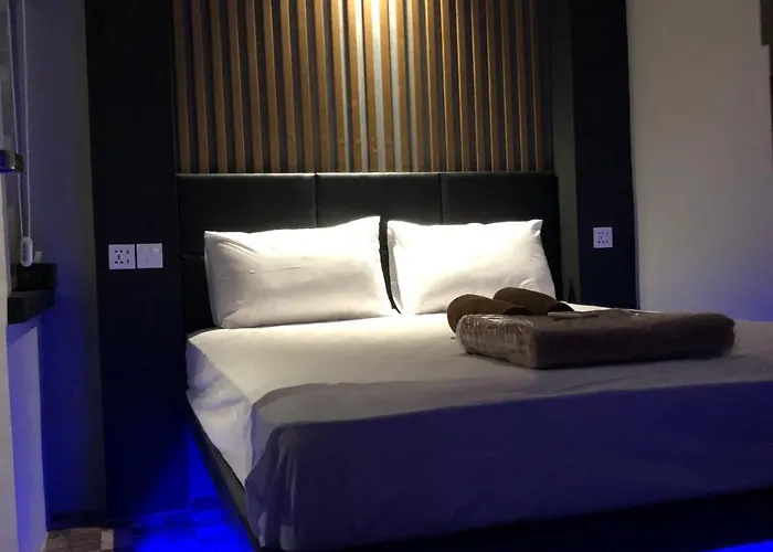 M Box Seminyak (Bali)