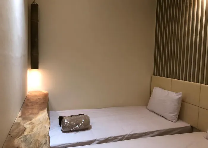 Hostel M Box
